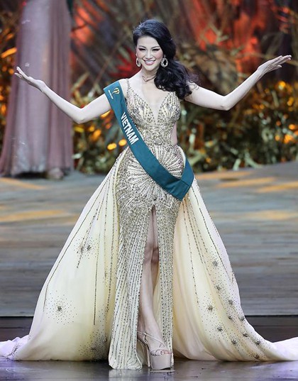 Phương Khánh mặc váy cảm hứng Nữ thần mặt trời ở chung kết.