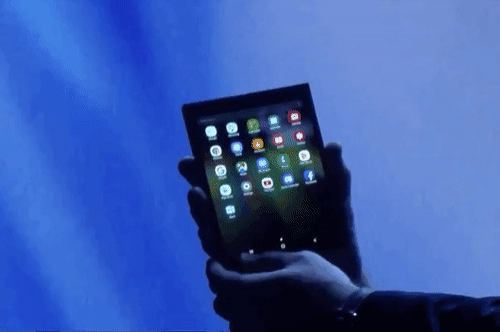 
Smartphone dùng công nghệ Infinity Flex Display với màn hình 7,3 inch.
