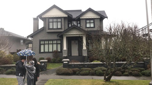 Ngôi nhà thuộc sở hữu của vợ chồng Mạnh Vãn Chu ở đường West 28th, Vancouver. Ảnh: Vancouver Sun.