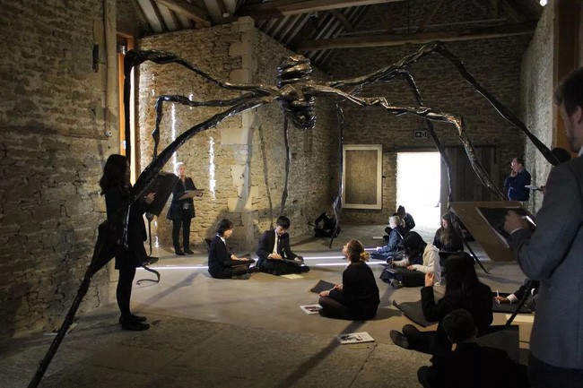 Nơi truyền đạt kiến thức mỹ thuật cho học viên.