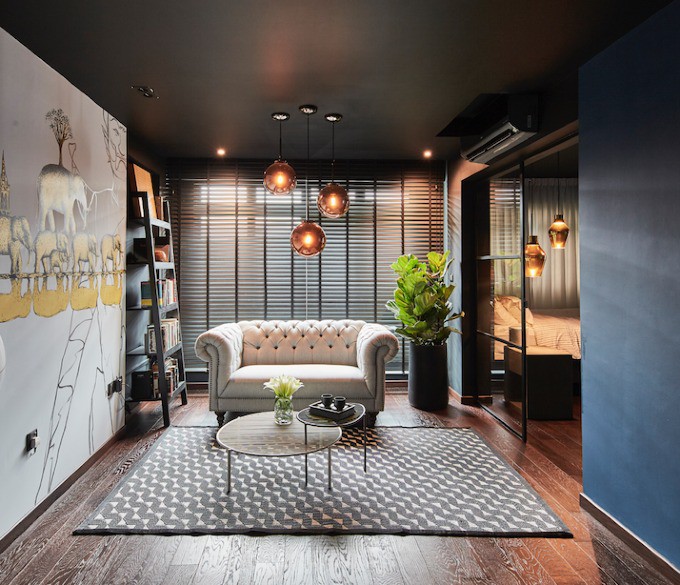 Bức tranh do nghệ sĩ Thái Lan Zhang Sitthi vẽ độc quyền dành cho Celine, làm tăng sức mạnh tổng thể. Celine cho biết cô đã dành khoảng 100.000 USD để hoàn tất việc cải tạo không gian sống.