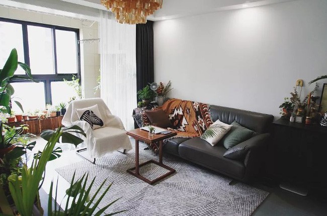 Góc nhỏ không quá nhiều màu nhưng vẫn đủ để tạo nên không gian thân thiện.