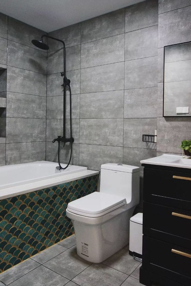 Phòng ngủ được bố trí tách biệt với các khu vực chức năng khác nhằm đảm bảo sự riêng tư cho mọi người khi sử dụng. Căn phòng nghỉ ngơi được chọn lựa những sắc màu trầm, trung tính như ghi, nâu, be… để tăng cảm giác ấm cúng, dễ chịu.