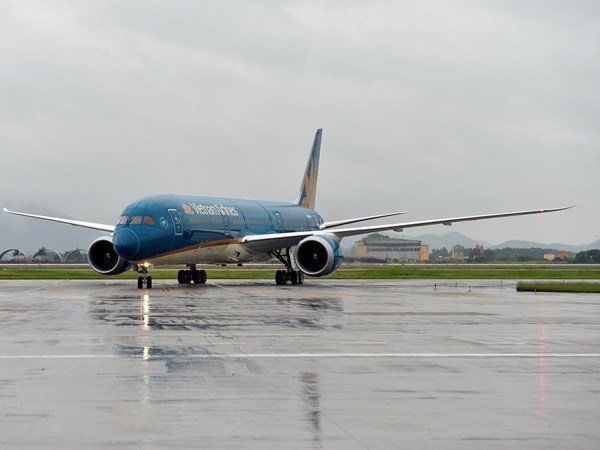 
Vietnam Airlines tăng gần 4.000 ghế từ Sài Gòn ra Hà Nội phục vụ người hâm mộ xem trận chung kết.
