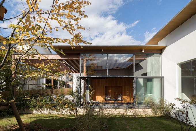 Diện mạo khu vườn thay đổi theo mỗi mùa, kéo theo sự thay đổi bầu không khí của các căn phòng.