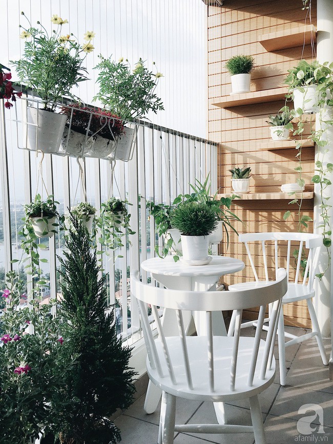 Góc thưởng trà thảnh thơi view sông Sài Gòn vô cùng ấn tượng, đẹp mắt.