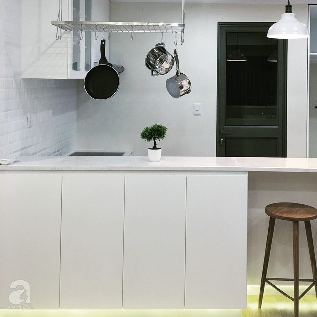 Chủ nhà hài lòng nhất chính là view bếp kết nối với không gian phòng khách, phòng ăn và ban công.