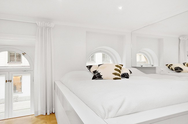 Mặc dù nằm trên phần gác xép nhưng góc riêng tư vẫn khá rộng rãi và thoải mái cho người dùng.