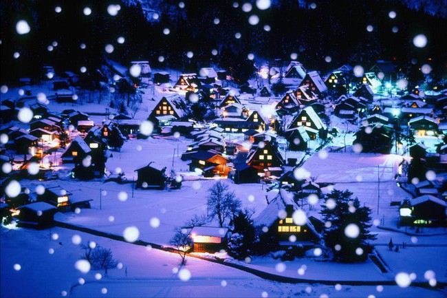 Ngôi làng như xứ sở thần tiên khi mùa đông đến.