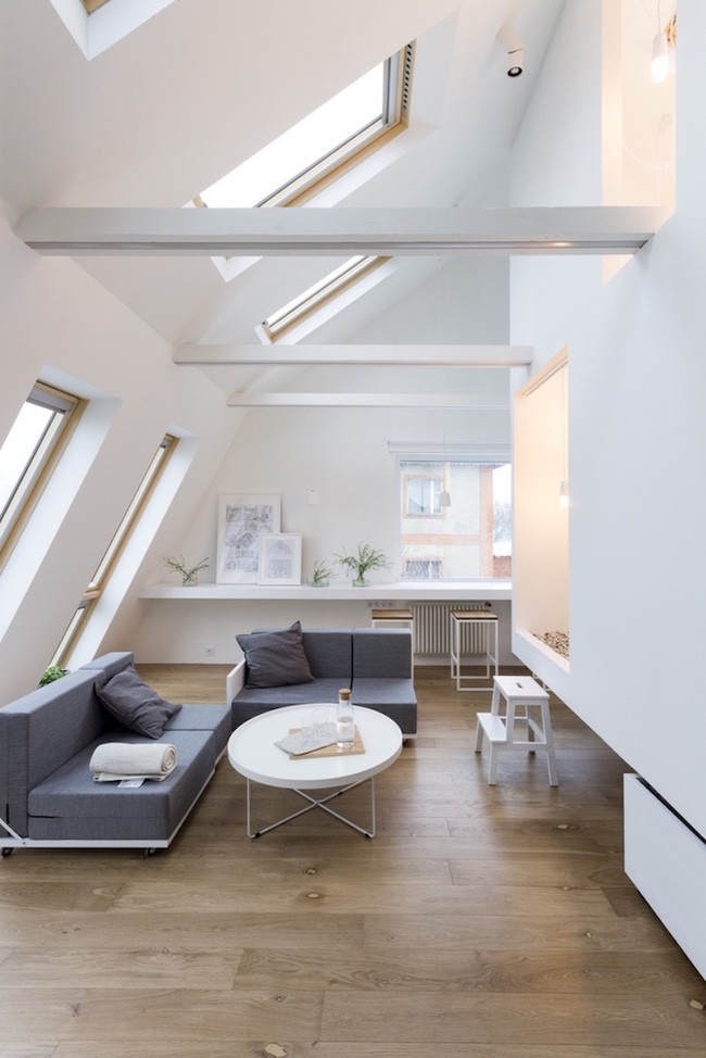 Đây là không gian tiếp khách hoàn hảo từ chính những bộ phần kéo ra từ phía dưới khối hình lập phương.