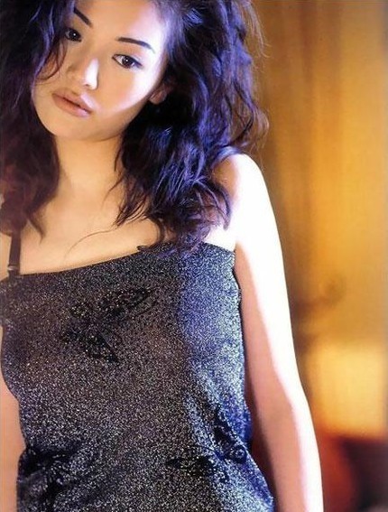 Chung Chân – Nữ diễn viên nóng bỏng nhất thập niên 90