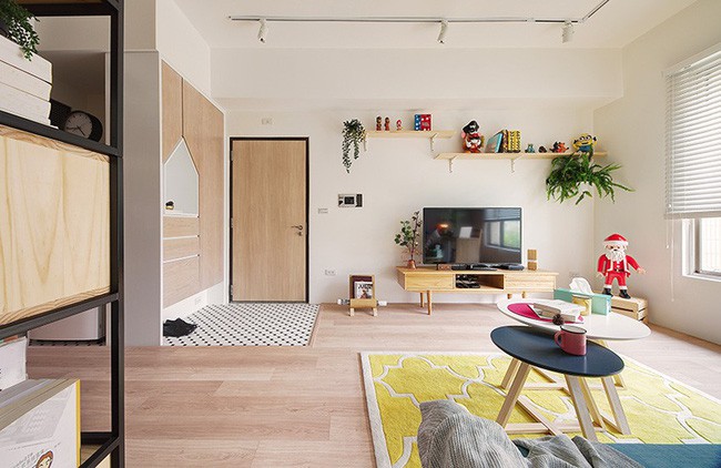 Không gian sinh hoạt chung với màu trung tính.