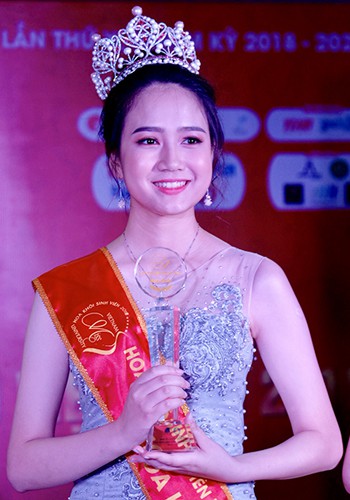 Nữ sinh Nguyễn Thị Phương Lan giành Hoa khôi sinh viên Việt Nam 2018. Ảnh: N.Đ.