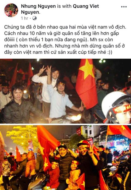 
Đôi vợ chồng lên ý tưởng sẽ chụp một bức hình kỷ niệm hai mùa Việt Nam vô địch AFF và cũng là kỷ niệm chuyện tình yêu của họ. Ảnh: NVCC.
