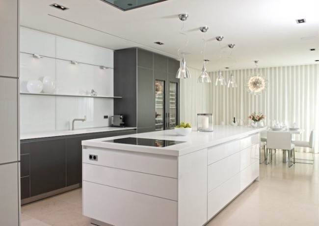 Kết hợp tủ lạnh trong nhà bếp liền mạch.