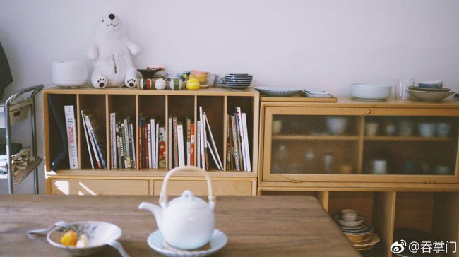 Không gian giản dị với nội thất Á Đông.