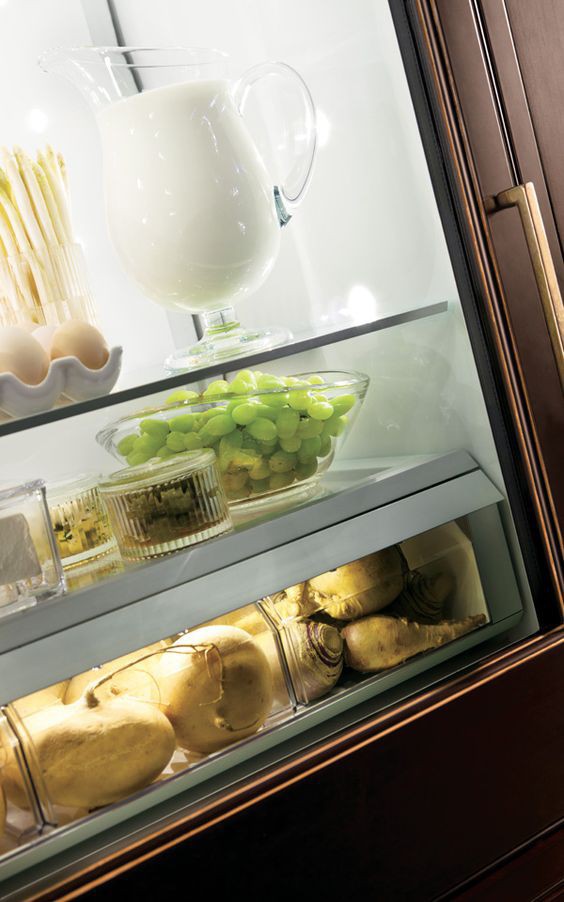 
Tủ lạnh mặt kính giúp bạn kiểm soát đồ ăn thức uống trong tay dễ dàng, nhanh chóng biết còn thiếu đồ gì…
