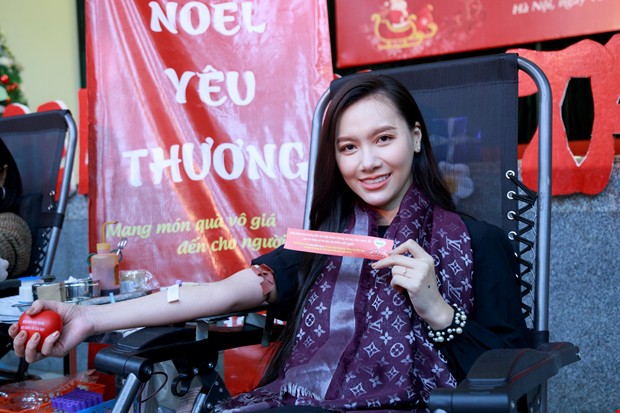 
MC Minh Hà vừa tham gia hiến máu tình nguyện tại Viện Huyết học - Truyền máu Trung ương
