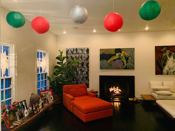 Từ tuần đầu của tháng 12, Bằng Lăng cùng chồng đã lên kế hoạch trang trí nhà cửa.