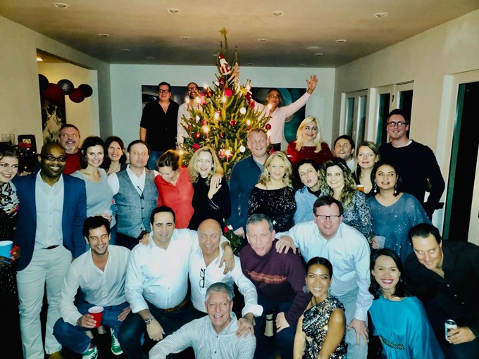 Tuy nhiên những người đi làm chỉ được nghỉ hai ngày vào đúng 24/12 và 1/1.