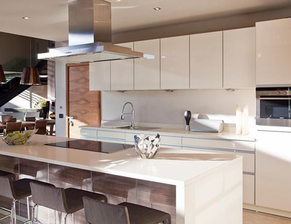 
Phòng bếp đơn giản và ấm cúng, có tính thống nhất với thiết kế tổng thể của ngôi nhà

