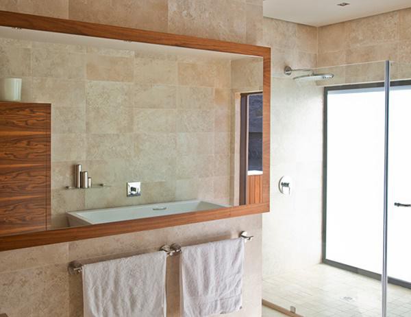 
Bằng đường nét thiết kế giản dị, phóng khoáng, phòng tắm là nơi lý tưởng để thư giãn
