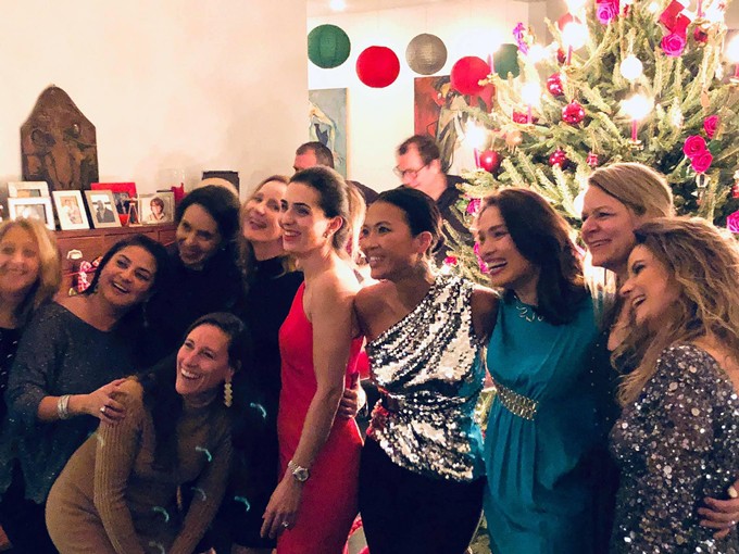 Cựu siêu mẫu cho biết, các con cô thường được nghỉ học từ 22/12 đến 7/1 để đón Giáng sinh và năm mới.