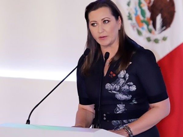 Alonso ph&aacute;t biểu trong lễ tuy&ecirc;n thệ nhậm chức thống đốc bang Puebla h&ocirc;m 14/12. Ảnh: Reuters.