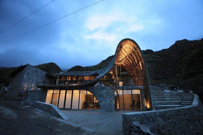 Công trình vô cùng độc đáo nằm ở vùng núi Tứ Xuyên, Trung Quốc.