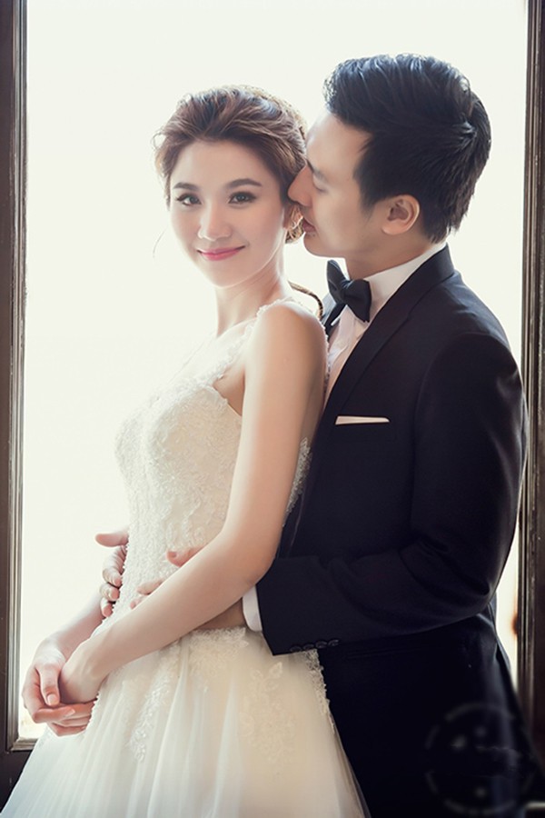 Về đời tư, Thi&ecirc;n Vũ l&agrave; &ocirc;ng x&atilde; của MC Thảo Nhi - người đẹp đảm nhận vai tr&ograve; huấn luyện vi&ecirc;n The TV Face - Gương mặt truyền h&igrave;nh m&ugrave;a 2.