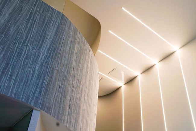 Mỗi góc nhỏ đều được decor với ánh sáng.