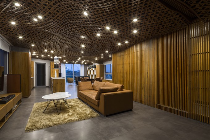 Căn hộ nằm tại tầng hai một khu chung cư ở quận 7, TP HCM có diện tích 145 m2.