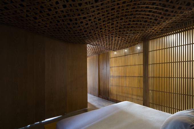 Yêu cầu của anh là có một không gian khác xa hoàn toàn với không khí tấp nập xô bồ bên ngoài. Mỗi giây phút ở nhà, anh có thể đắm mình trong trang sách hay nhắm mắt ngủ ngon.