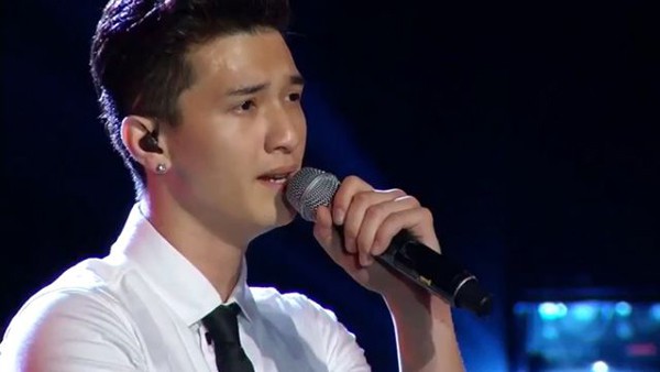 
Từng chuyển hướng sang lĩnh vực ca h&aacute;t nhưng Huỳnh Anh vẫn kh&ocirc;ng tỏa s&aacute;ng.
