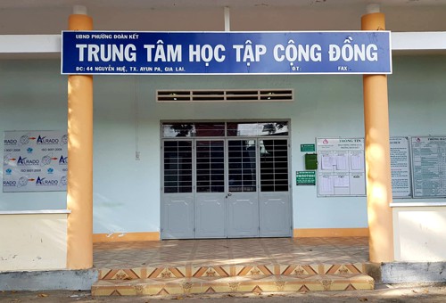 Hội trường nơi xảy ra vụ nổ súng khiến nữ lãnh đạo HĐND phường Đoàn Kết tử vong. Ảnh: Phước Tuấn.