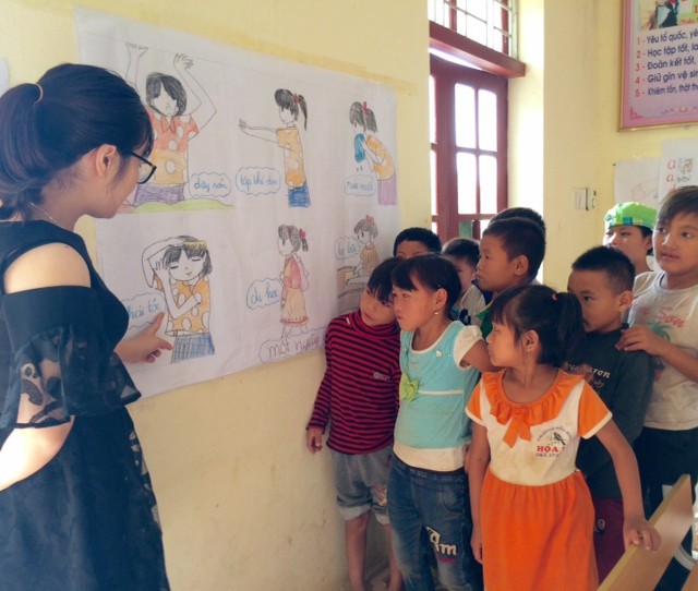 Đàn con nhỏ đặc biệt của cô giáo Dương Liên chính là những học trò khuyết tật tại Trung tâm Bảo trợ xã hội tỉnh Lai Châu.