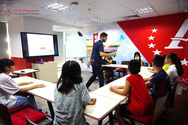 
Với nhu cầu ngày càng cao về chất lượng giáo dục, các mô hình học tập theo chuẩn quốc tế đang ngày càng đa dạng tại Việt Nam.
