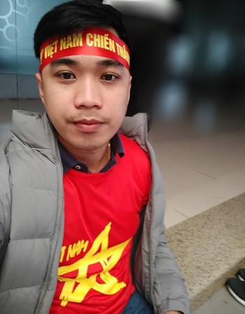 Jet Tonogbanua mặc trang phục cổ vũ Việt Nam trong trận chung kết U23 với Uzbekistan hồi tháng 1. Ảnh: NVCC