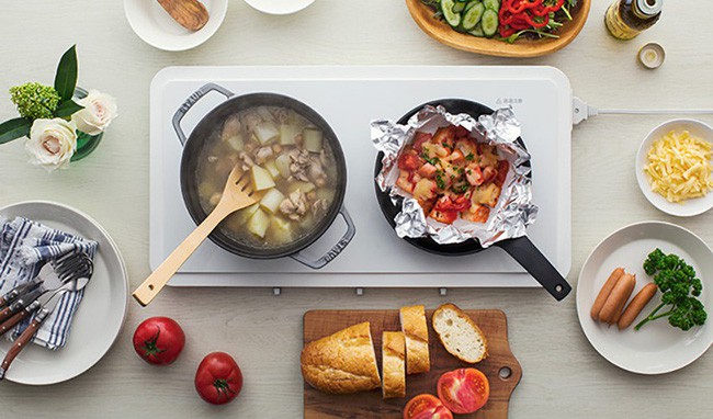 Chiếc bếp cho phép bạn nấu và ăn ngay tại bàn.