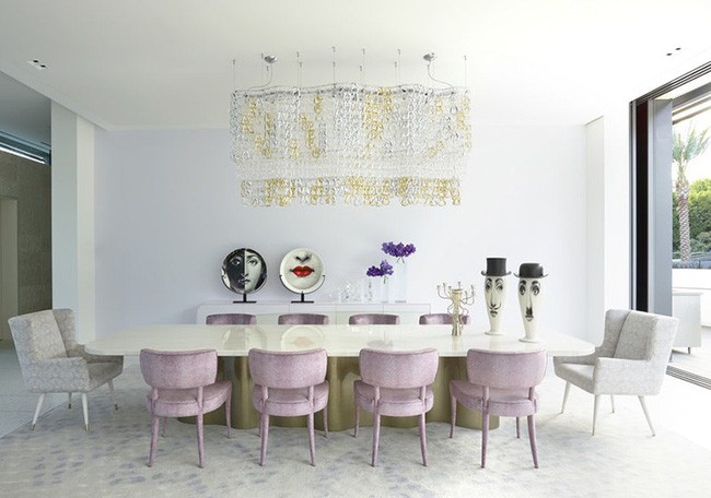 Để đáp ứng nhu cầu sử dụng cho nhiều người cùng lúc bạn cần chọn lựa những mẫu bàn ăn có nhiều chỗ hơn.