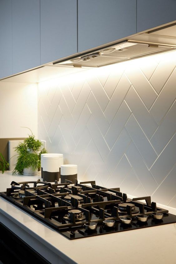 
Chú trọng phong cách backsplash của bếp nấu để bức tường luôn an toàn.
