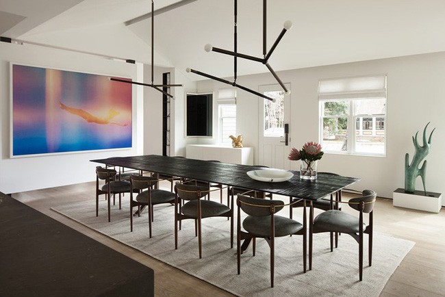 Tùy vào chiều dài cũng như kiểu dáng mẫu đèn trang trí mà bạn sẽ quyết định được số lượng đèn cần sử dụng đến.