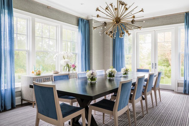 Điều khiến nhiều người bối rối khi lựa chọn những bộ bàn ăn cho nhiều người đó chính là kích thước của bàn ăn.