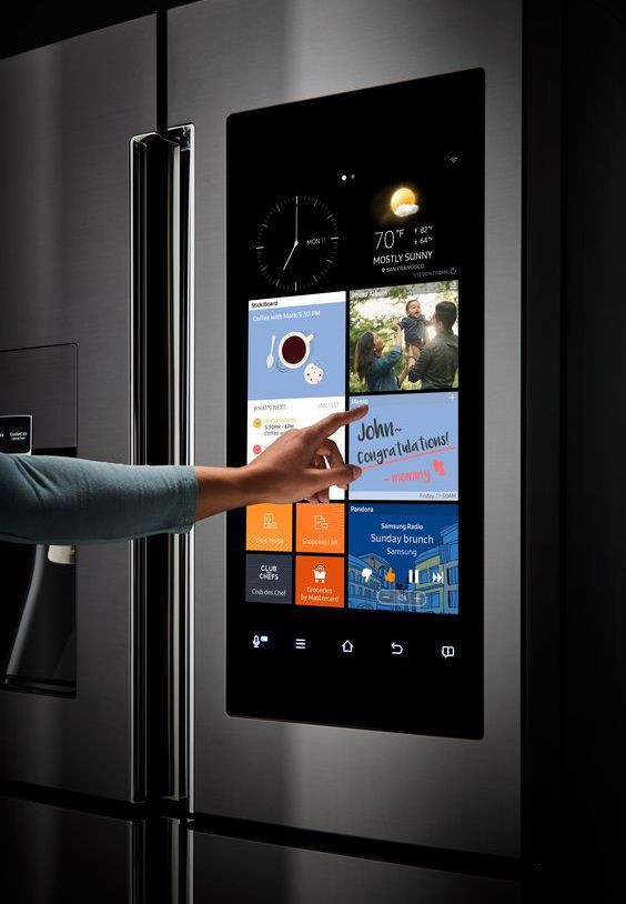
Tủ lạnh thông minh giúp bạn theo dõi lượng thức ăn, thông tin về đồ ăn như lượng calo…
