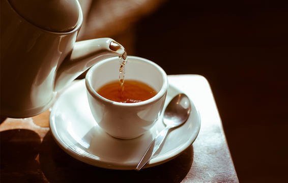 
Bạn nên hạn chế tiêu thụ trà khi bị táo bón.
