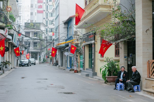 Miền Bắc đón sáng mùng 1 trong lất phất mưa xuân. Hình minh họa