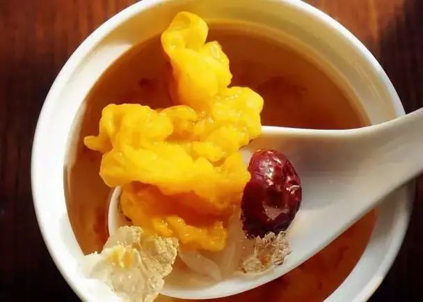 Chúng thường được sử dụng trong các món chè hoặc nấu thành món canh bổ dưỡng.