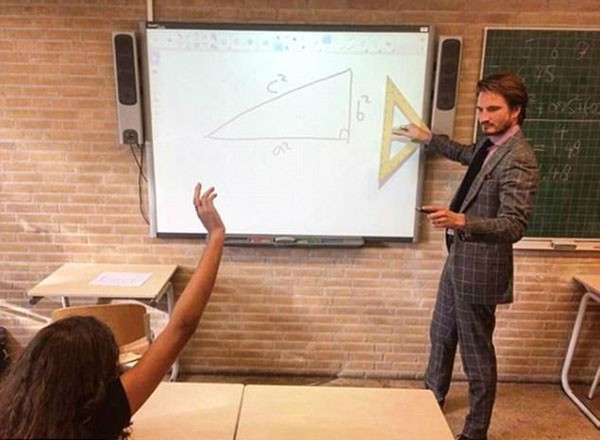 Thầy giáo dạy toán người Hà Lan Robert Ligtvoet, 28 tuổi, trở thành cái tên gây chú ý trên mạng xã hội gần đây khi tài khoản Instagram của anh hiện có hơn 43.000 người theo dõi.