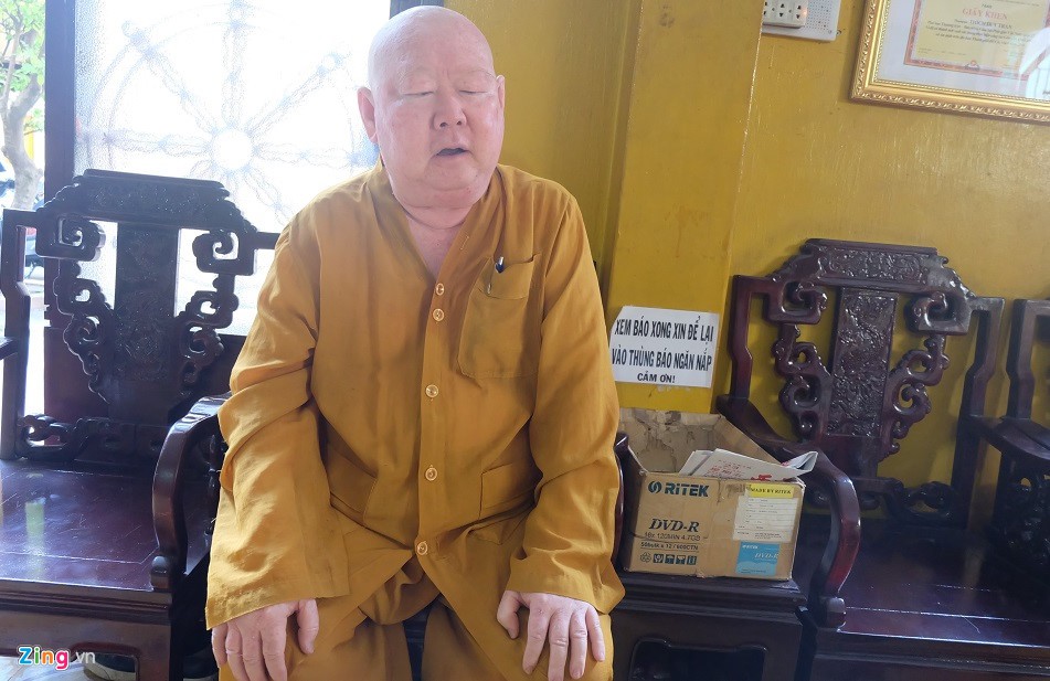 Thượng tọa Thích Duy Trấn là người tiên phong trong việc loại bỏ đốt vàng mã ở chùa. Ảnh: Hoài Thanh.