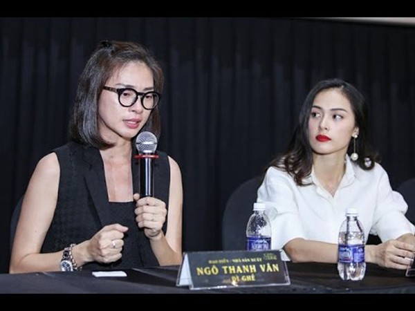 
Ngô Thanh Vân khóc trong buổi họp báo nói về việc Tấm Cám: Chuyện chưa kể không được chiếu ở cụm rạp CGV.
